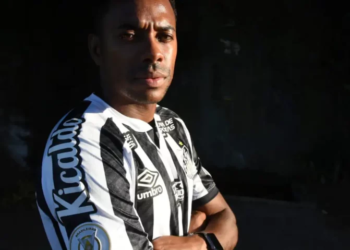 Mendes pede vista e suspende julgamento de Robinho no STF
