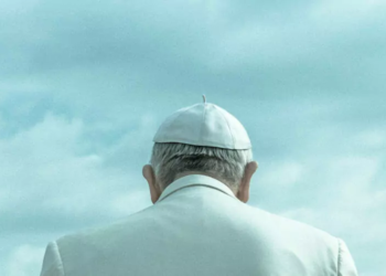 Aos 88 anos, Papa Francisco faz última aparição e morre no dia seguinte