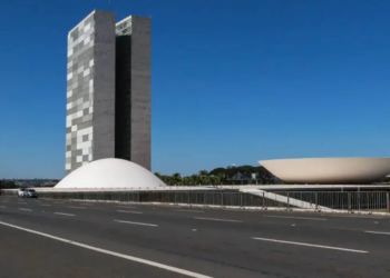 O jogo do poder antes do Carnaval: data centers, futuro do trabalho via app e vaga no STF