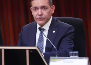 Nunes Marques suspende postagens ilegais contra campanha de Lula