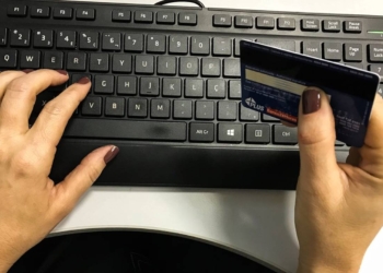 Pesquisa mostra aumento de compras online pelas mulheres na pandemia