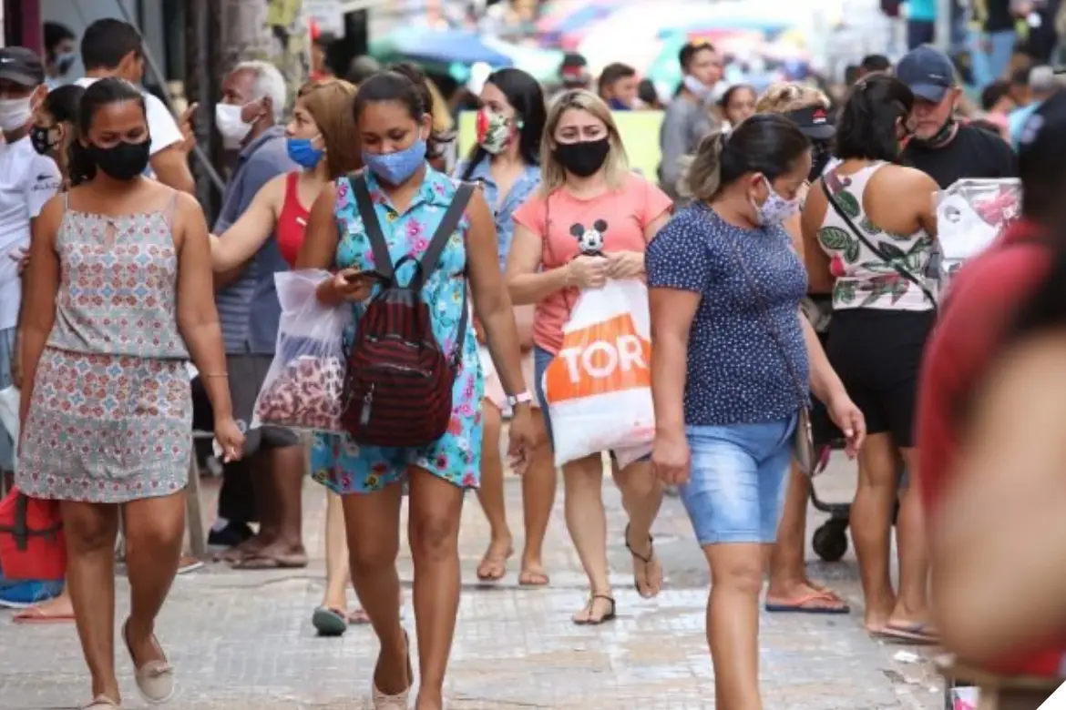 Em Manaus, prefeitura mantém uso de máscaras em locais fechados e avalia liberação para o dia 30