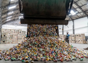 Brasil recicla 98,7% das latas de alumínio do país e obtém o melhor índice da história, revela pesquisa