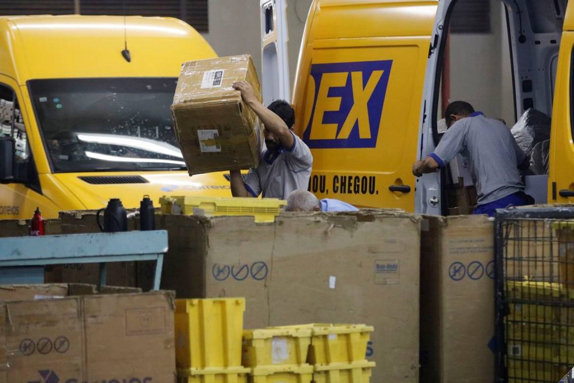 Correios têm arrecadação recorde com venda de veículos em desuso