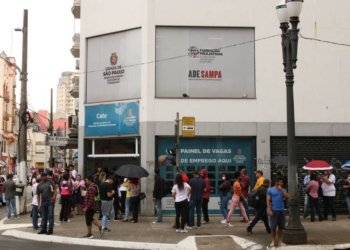 O desafio de conciliar geração de empregos com redução de custos