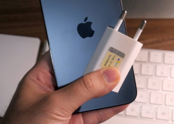 Apple é multada em R$ 1,4 milhão por venda separada de carregadores de celular no Amazonas