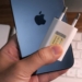 Apple é multada em R$ 1,4 milhão por venda separada de carregadores de celular no Amazonas
