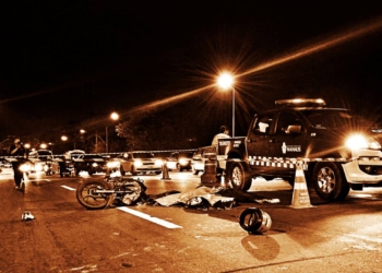 Pai e filha morrem esmagados por carreta na Avenida das Torres em Manaus