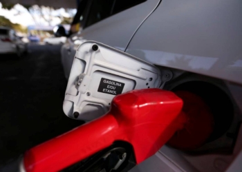 Petrobras reduz preço de venda da gasolina para distribuidoras