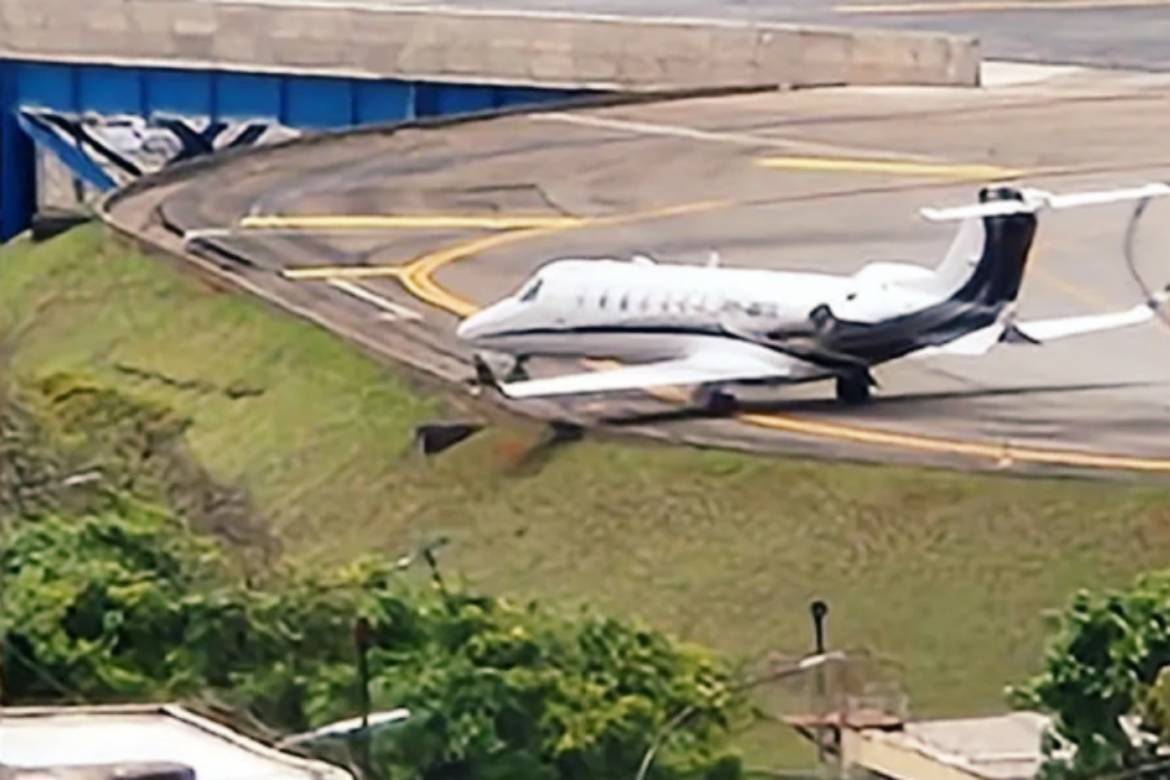 Pneu de avião estoura e interdita pista do Aeroporto de Congonhas, em São Paulo