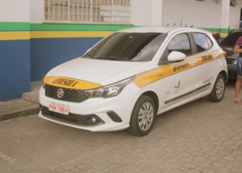 Fiscalização do Detran-AM flagra fraude em aula de direção para obtenção da CNH, em Manaus