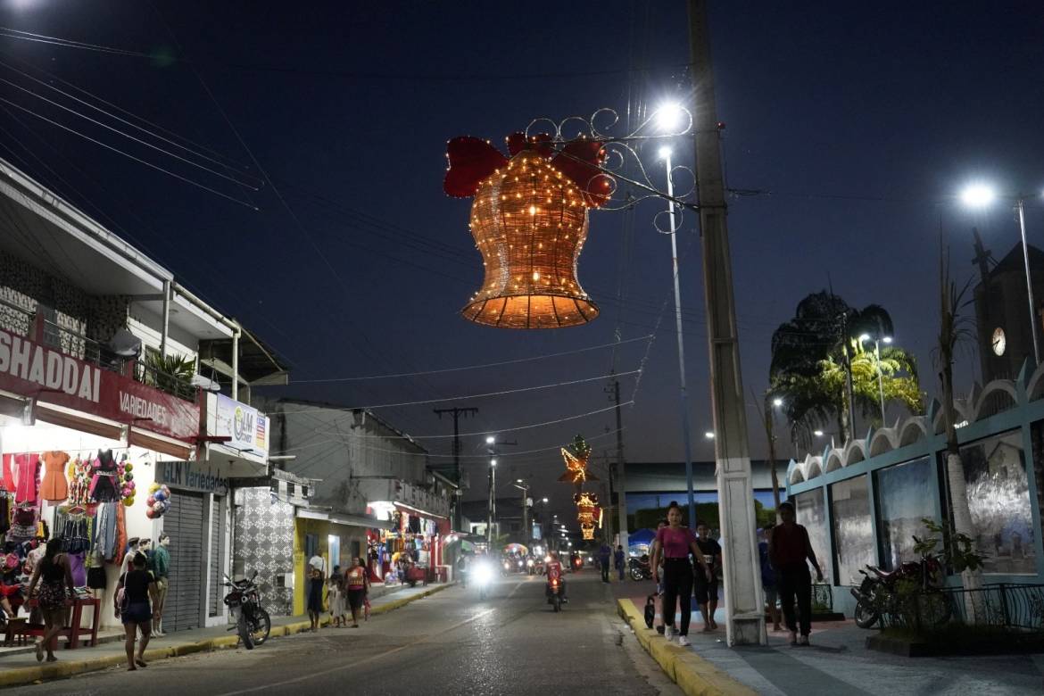 Decoração Natalina de Santo Antônio do Içá é realizada por Artesãs Indígenas