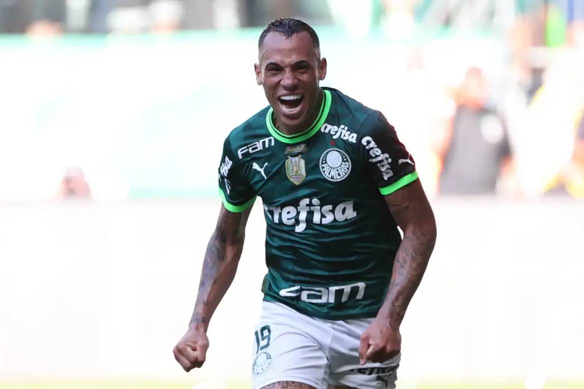 Palmeiras vence e coloca mão na taça do Campeonato Brasileiro