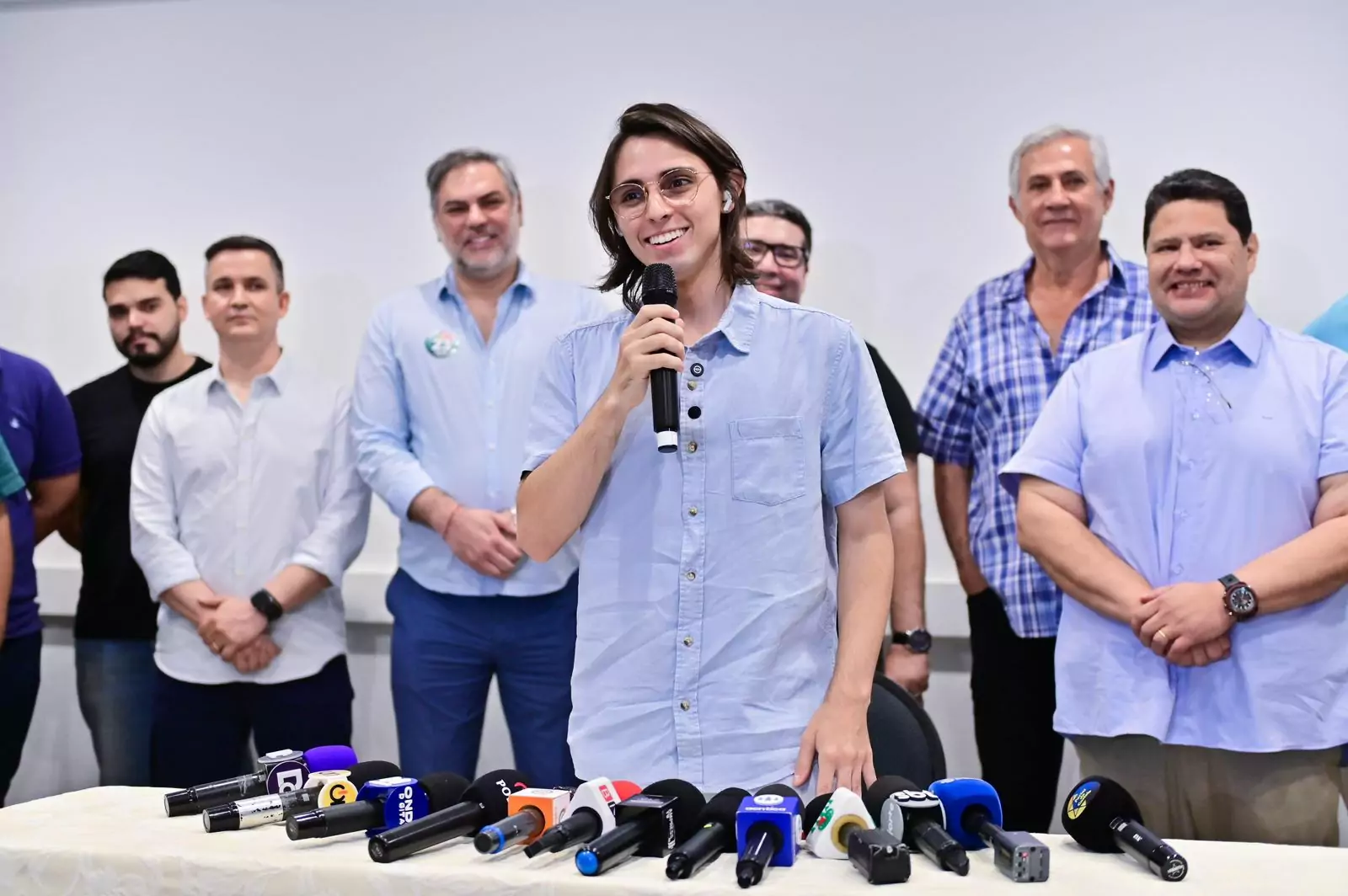 Amom decide apoiar Alberto Neto no segundo turno em Manaus