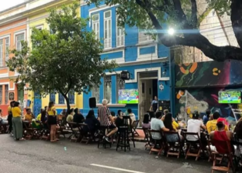 Lucilene Castro celebra o aniversário de três anos do Bar e Restauranrte Japeto