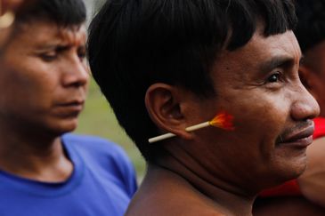 Surucucu (RR), 09/02/2023 - Homens yanomami em Surucucu, na Terra Indígena Yanomami.  Foto: Fernando Frazão/Agência Brasil