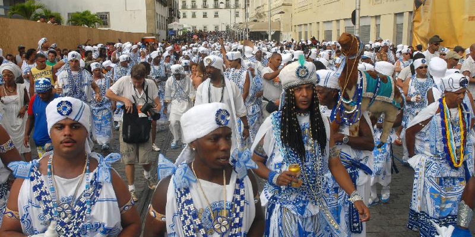 Bloco Filhos de Gandhy tira regra que proibia homens trans no desfile