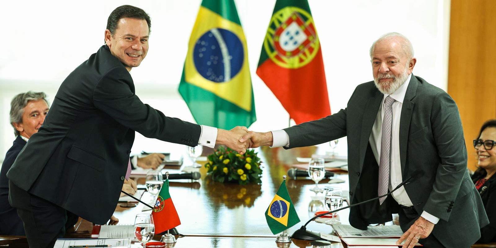 Brasil e Portugal assinam 19 acordos bilaterais