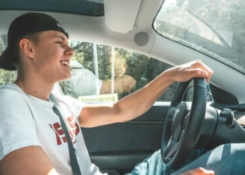 Motorista de app jovem: como ganhar dinheiro dirigindo