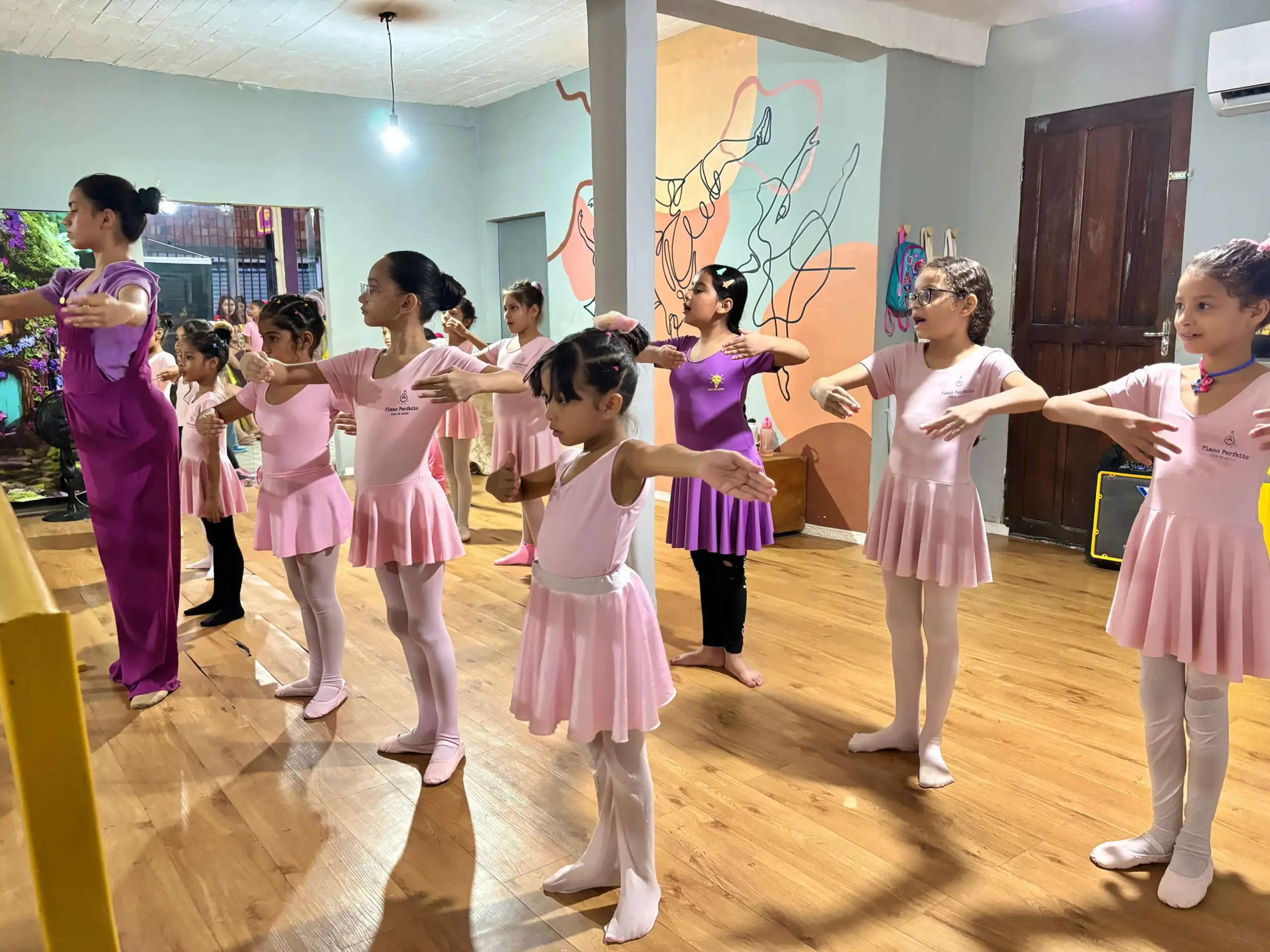 ostra cultural exibe talentos da dança, teatro e música da periferia, em Manaus