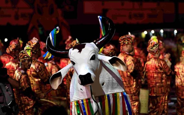 Bois-bumbás de Manaus fecham 67º Festival Folclórico do Amazonas