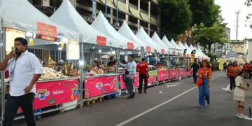 Barracas de vendas de comidas no Sou Manaus passo a paço