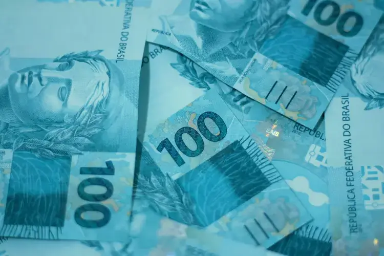 Gastos públicos superam R$233 bilhões no início de 2026