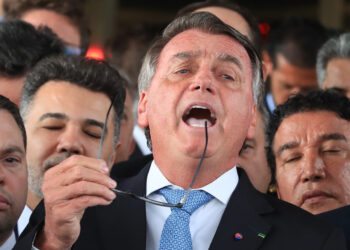 Quanto tempo Bolsonaro pode reduzir a pena lendo livros na prisão