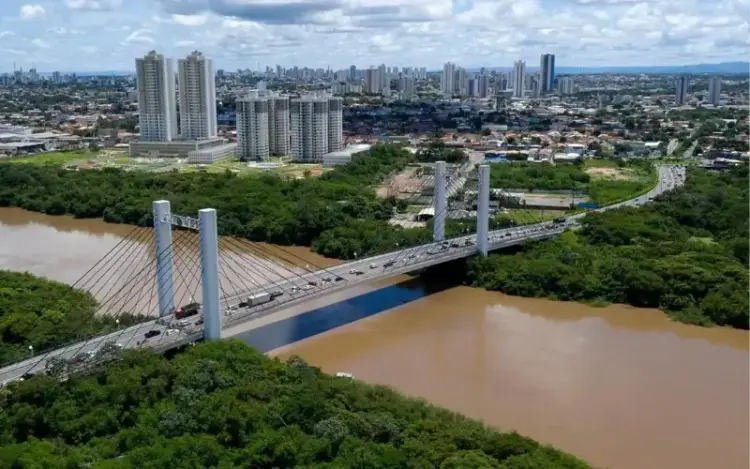 Serviços lideram como principal setor entre os municípios bilionários do Brasil