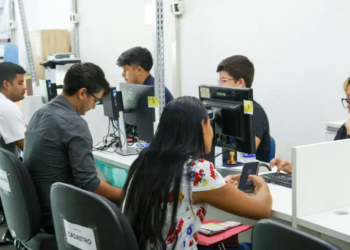 Amazonas amplia oferta de empregos com 46 mil vagas captadas e mais de 15 mil contratações