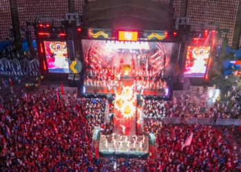 Arena Planeta Boi atrai público de todo o Brasil como principal prévia do Festival de Parintins