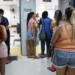 Moradores da Maré se mobilizam para divulgar locais de votação