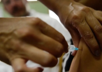 Consultas por lesões pré-cancerígenas caem após vacina contra HPV