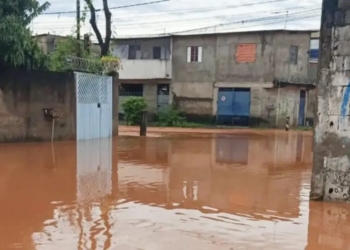 Chuva altera local de votação em Itapevi, no interior paulista