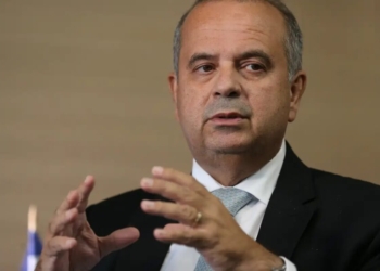 Coordenador de campanha se diz surpreso com fuga de Flávio