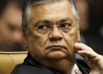 Dino manda PF apurar interferência externa no processo eleitoral