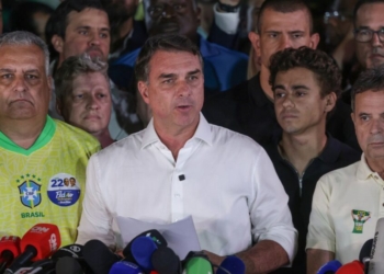 Flávio não reconhece vitória de Lula e tentará anulação do pleito