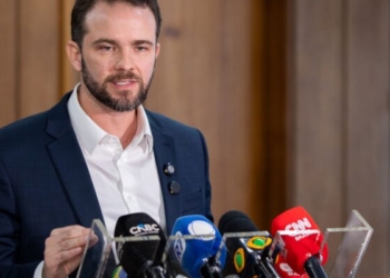 Previsão de superávit no Orçamento de 2027 está mantida, diz Durigan