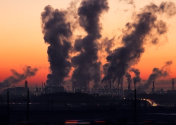 Super-ricos geram mais poluição e lucram com desastres climáticos