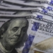 Dólar cai para R$ 5,01 com exterior e expectativa eleitoral no Brasil