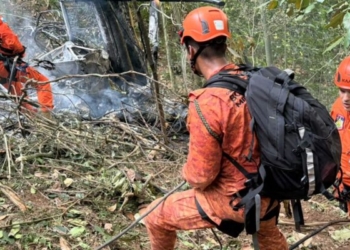 Justiça bloqueia bens de empresa por queda de helicóptero, no Rio